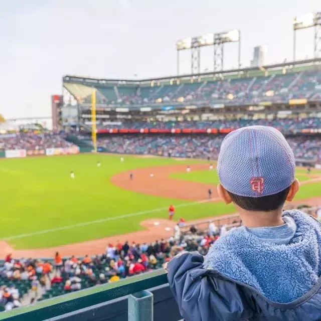 ragazzo all'Oracle Park